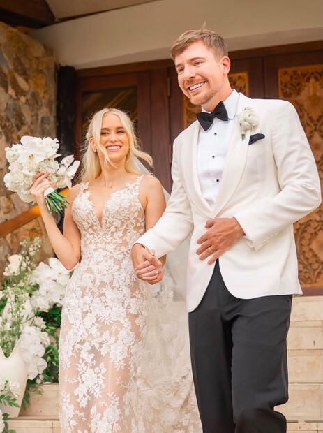 La pareja contrajo matrimonio en una isla británica. Foto: Redes Sociales @mrbeast