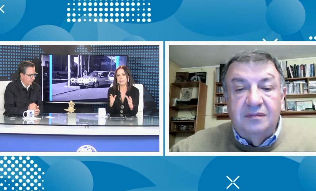 David Aponte, Director General Editorial de EL UNIVERSAL y la columnista Maite Azuela dialogaron con Raúl Benítez Manaut. Foto: Captura de pantalla