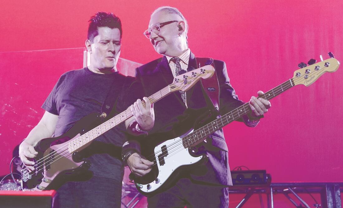 Sabo Romo y su banda complacieron al público del Palacio de los Deportes. Foto: CARLOS MEJÍA. EL UNIVERSAL