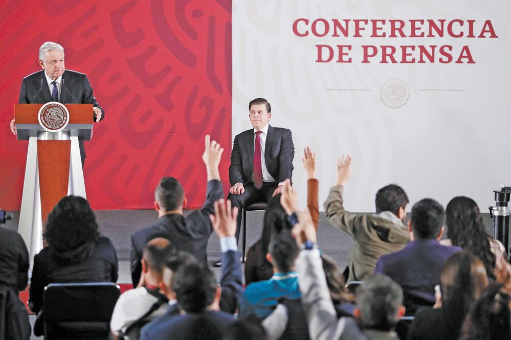 El presidente Andrés Manuel López Obrador, acompañado del titular de la Profeco, Ricardo Sheffield, destacó que en 7 meses no ha habido gasolinazos. IVÁN STEPHENS. EL UNIVERSAL