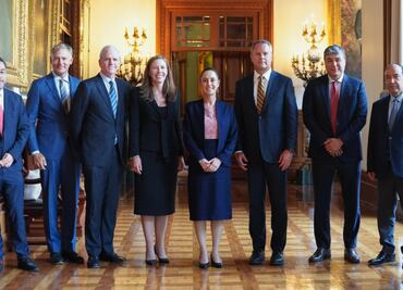 Sheinbaum se reúne con CEO de Walmart y su equipo en Palacio Nacional; confirma inversión de más de 6 mil mdd