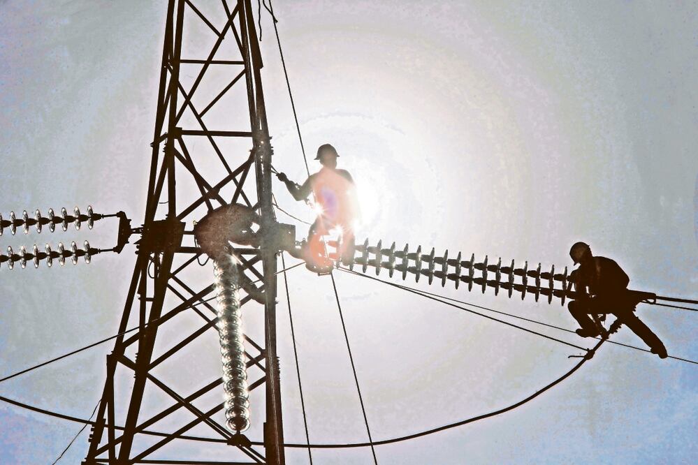 Históricamente, las inversiones para la infraestructura de distribución han sido mínimas, advierten expertos del sector energético. Foto: Archivo | El Universal