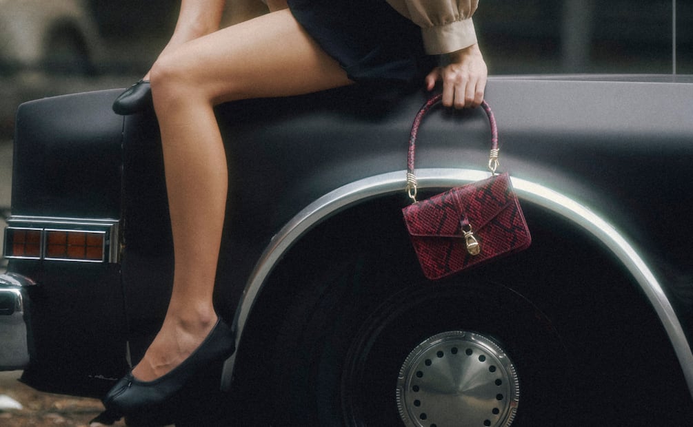 Bolsa Bsax cherry satche
Foto: Cortesía Steve Madden