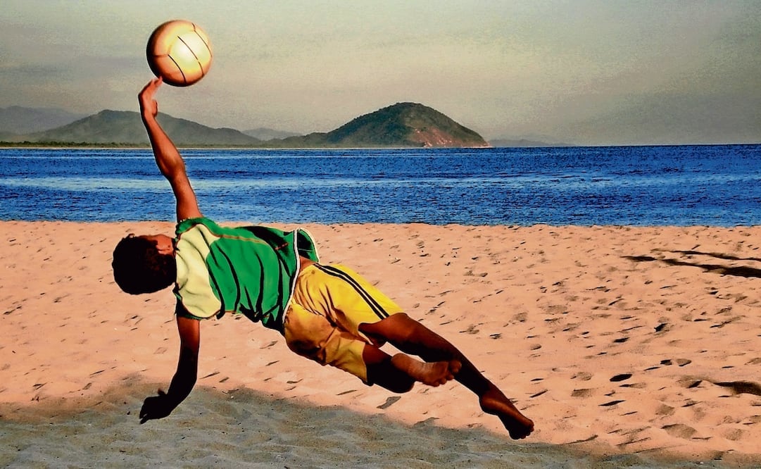 Fotografía de un niño que juega en Lagunas de Chacahua, Oaxaca, tomada
por Ana Mayra Tang, quien ganó en la segunda edición del concurso. Foto: Colección Fotográfica CitiBanamex
