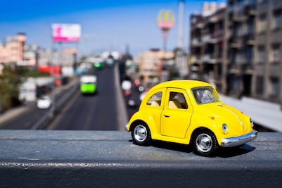 Vochorno, el ingenioso vocho amarillo con una pizzería dentro