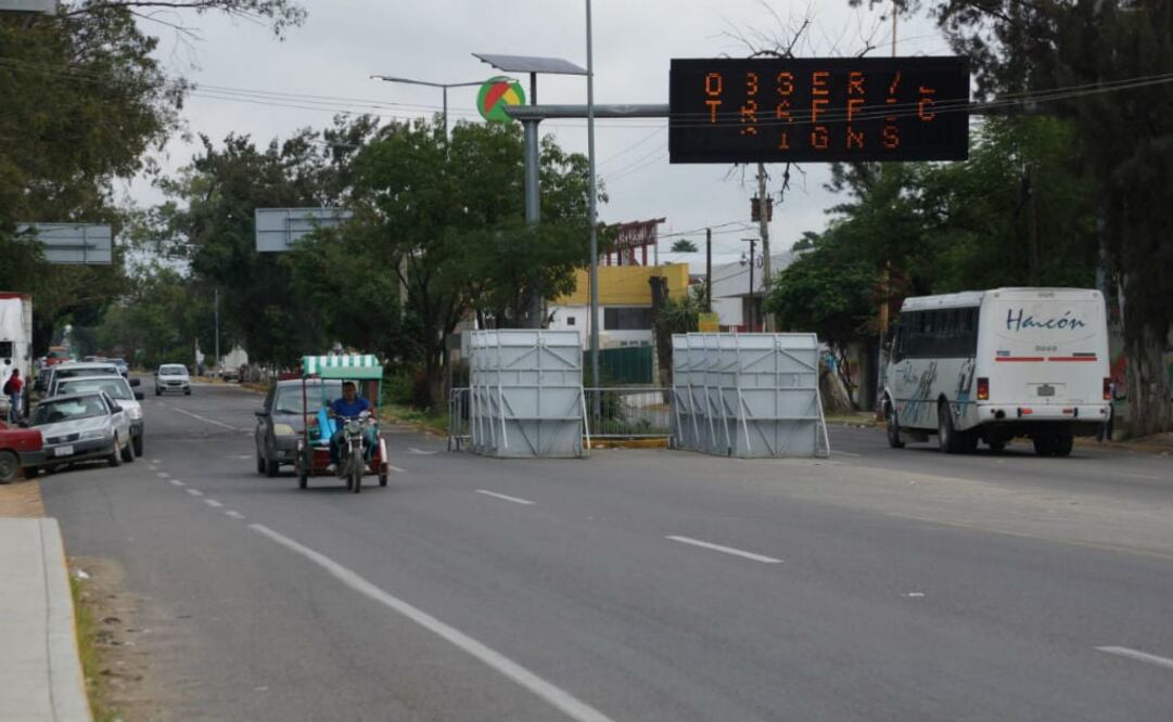 El lunes cientos de camiones tipo volteo, taxis y mototaxis aliados al Sindicato “Libertad” bloquearon accesos poniente y sur a la capital. FOTO: Edwin Hernández