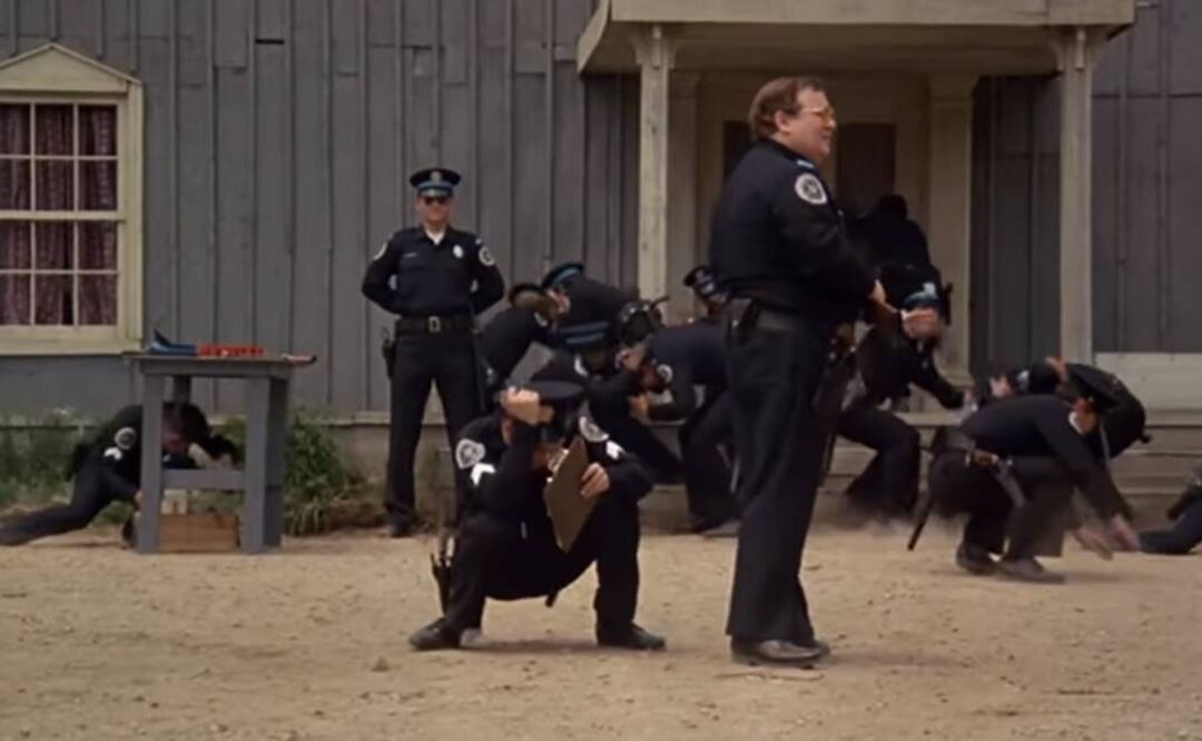 Muere Hugh Wilson, director de "Loca academia de policía"