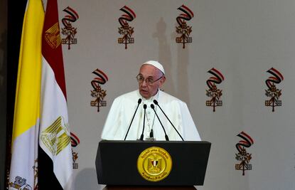 "Ninguna violencia puede ser perpetrada en nombre de Dios": Francisco en Egipto