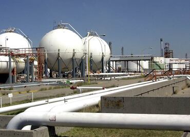 Pemex registra falla eléctrica en refinería de Salamanca