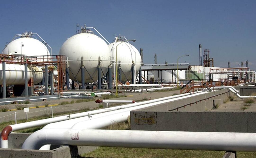 Pemex registra falla eléctrica en refinería de Salamanca 