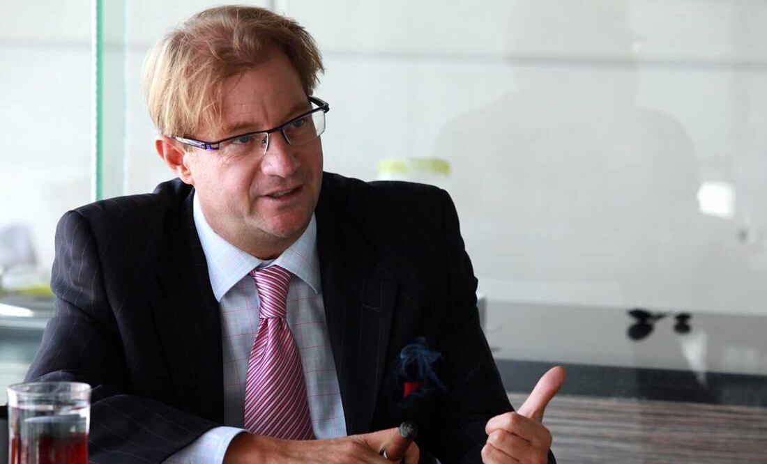 Mujeres denuncian a Andrés Roemer por abuso sexual en su contra. Foto: Especial