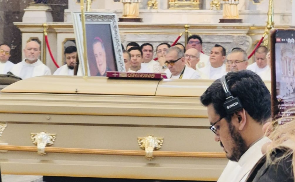 Feligresía despide a arzobispo emérito José Ulises Macías Salcedo; destacan su legado pastoral.
Foto: Especial.