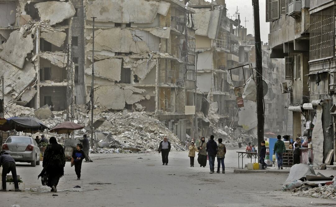 El ejército sirio recuperó a fines de 2016 la ciudad de Alepo, aunque sus habitantes viven entre ruinas. 
