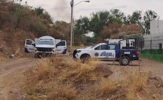 Hallan cuerpos de dos personas a un costado de primaria en León, Guanajuato; víctimas presentan huellas de violencia