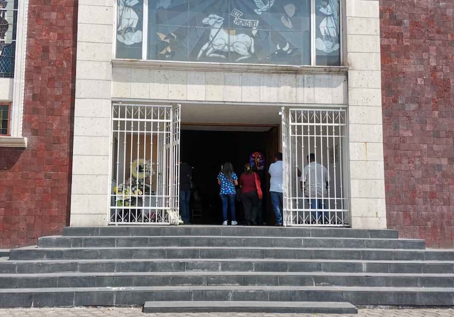 Dan último adiós a María del Refugio “N”, la mujer que perdió la vida tras ser atropellada por un camión recolector en San Mateo Nopala. Foto: Gisela González Granados / EL UNIVERSAL