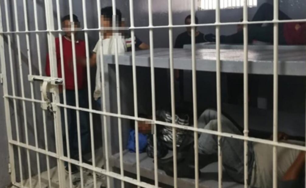 Reportan incendio en el Ministerio Público de Los Reyes La Paz