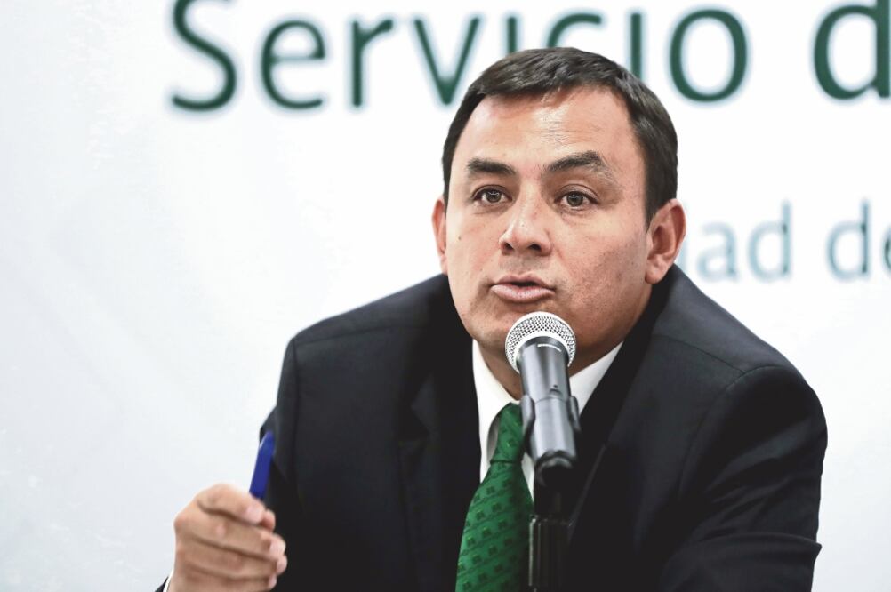 David Palacios, director de Administración del IMSS, dijo que las empresas de seguridad contratadas seguirán operando hasta diciembre (LUCÍA GODÍNEZ. EL UNIVERSAL)