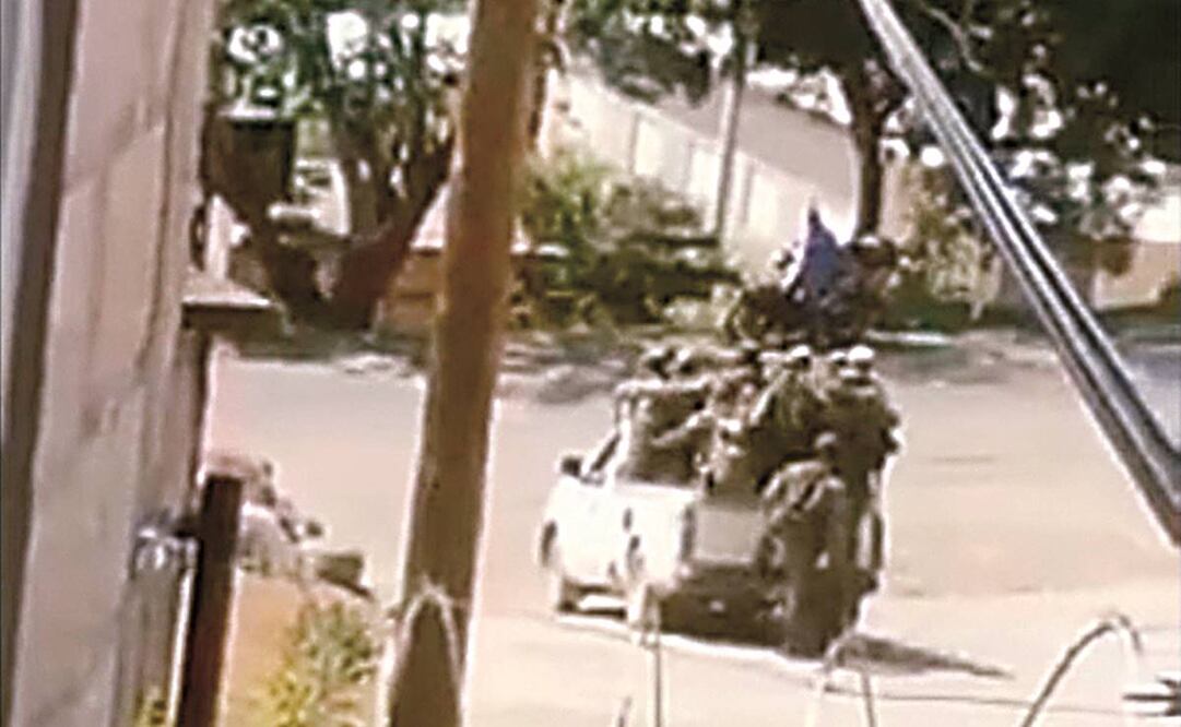 Unos mil autodefensas del municipio de Tlacotepec, en la sierra, tomaron el control de la seguridad de Apaxtla. Dicen que los pobladores se los pidieron.Foto:Especial