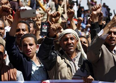 Suman 140 muertos por bombardeo en Yemen