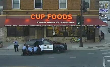 Cajero que atendió a George Floyd antes de su muerte, dice que parecía estar “drogado”