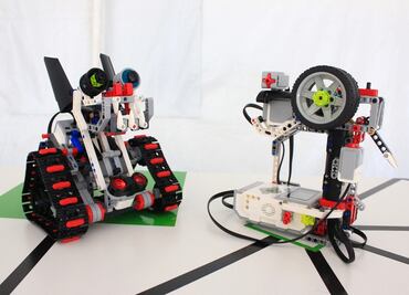 Construyen en el IPN robots con piezas de plástico
