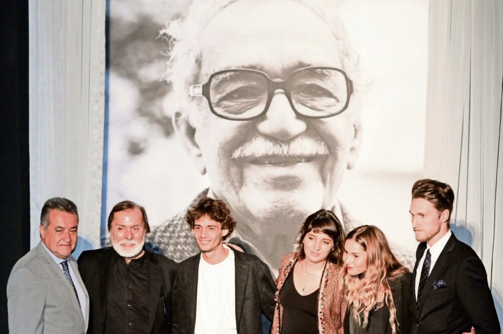 Ibarra (segundo de izq. a der.) acudió a la inauguración de los foros Gabriel García Márquez (CARLOS MEJÍA. EL UNIVERSAL)