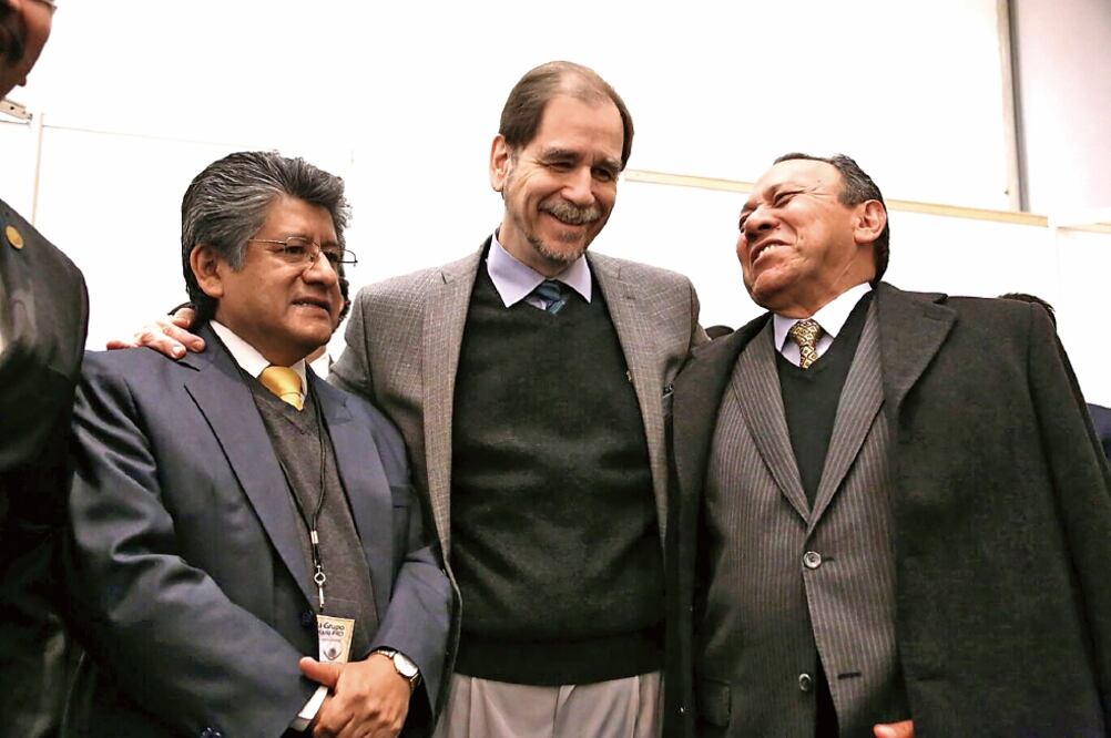 Francisco Martínez Neri, coordinador perredista en San Lázaro; Agustín Bas ave, líder nacional del partido, y Jesús Zambrano, presidente de la Cámara Baja (BERE FREGOSO. OBTURADOR MX)