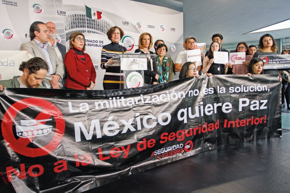 Organizaciones sociales y civiles encabezadas por la periodista Denise Dresser ofrecieron una conferencia de prensa para rechazar la posible aprobación de la Ley de Seguridad Interior, en el Senado de la República (ISAAC ESQUIVEL. CUARTOSCURO)