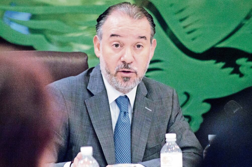 El texto argumenta que entre las ruinas de la dependencia federal están sepultados los ex procuradores antecesores de Raúl Cervantes (ARCHIVO EL UNIVERSAL)