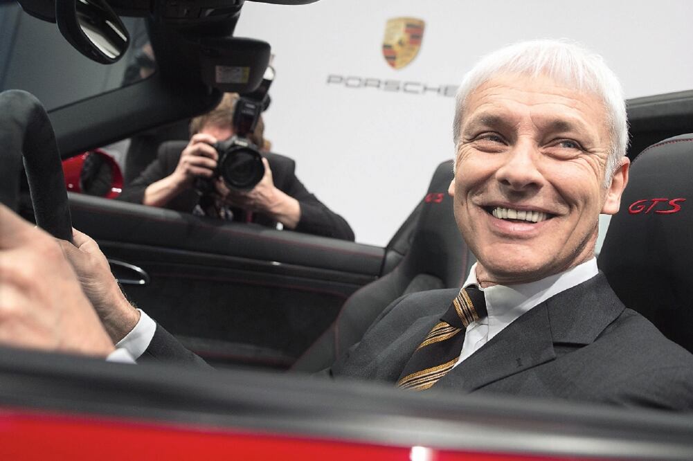 El presidente de Porsche, Matthias Müller, es el favorito para dirigir VW (KAI PFAFFENBACH. REUTERS)