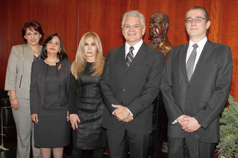 Los aspirantes a ocupar dos espacios que quedarán vacantes en la Suprema Corte de Justicia de la Nación se presentaron ante el pleno del Senado de la República para exponer sus objetivos (AGUSTÍN SALINAS. EL UNIVERSAL)