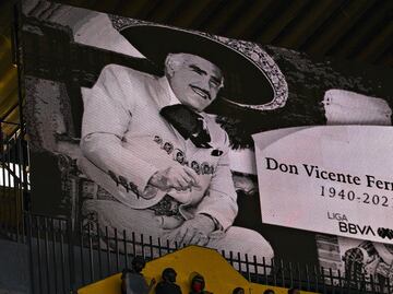 Atlas y León rinden homenaje a Vicente Fernández previo a la final en el estadio Jalisco