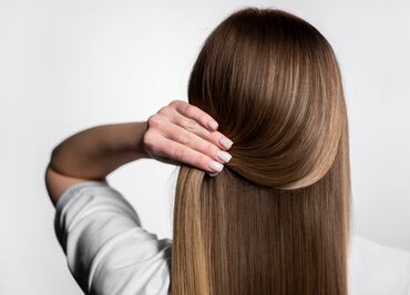 Este es el ingrediente casero que le devolverá el brillo a tu cabello