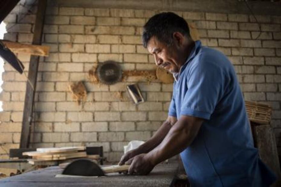 Nostalgia oaxaqueña: juguetes de madera, tradición que resiste a pie de carretera
