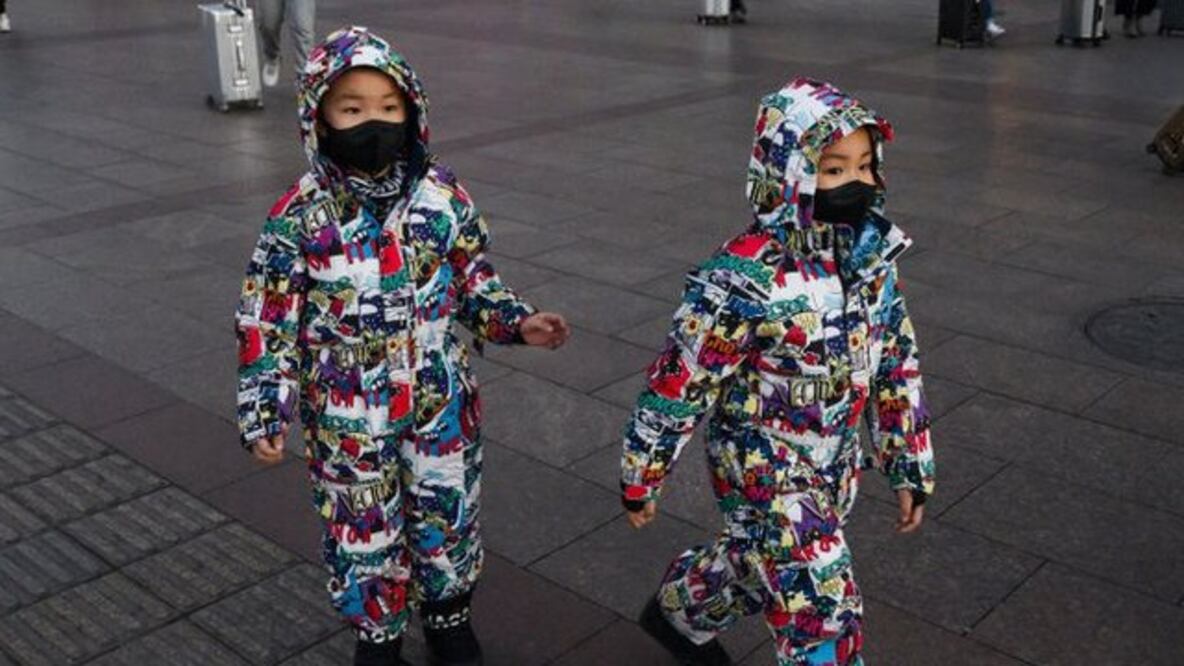 Los casos de niños contagiados con el coronavirus han sido raros y los expertos están tratando de descubrir por qué (Foto: Getty Images)