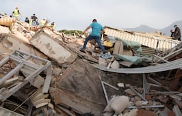 Rescatistas mexicanos llegan a Venezuela ante el aumento de muertos por los sismos