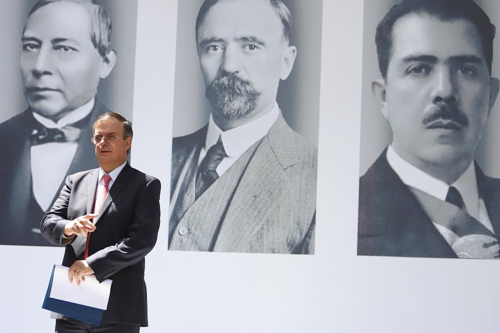 Marcelo Ebrard, futuro Canciller, ofreció una conferencia al término del encuentro