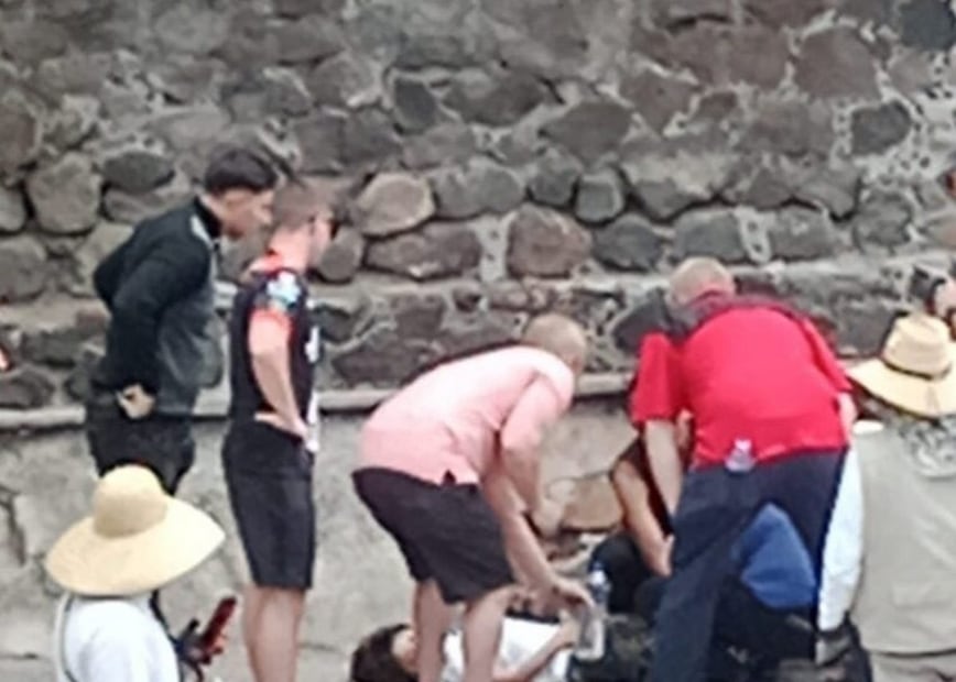 Imágenes de la pareja brindado auxilio a heridos. Foto: X Houston Firefighters