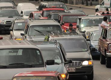 Autos con engomado rosa no circulan este martes, 15 de junio