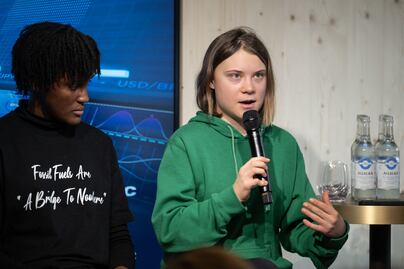 Greta Thunberg pide en Davos "presión pública masiva" para acabar con combustibles fósiles