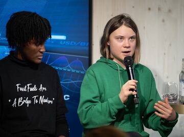 Greta Thunberg pide en Davos "presión pública masiva" para acabar con combustibles fósiles
