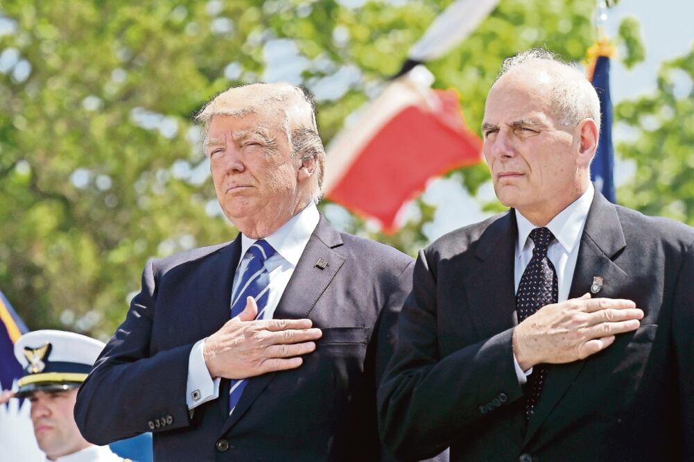 El presidente Donald Trump anunció el viernes otro cambio en su gobierno, al nombrar a John Kelly nuevo jefe de su gabinete. (ARCHIVO)