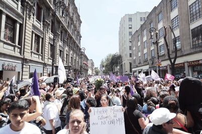 Hombres y Mujeres en la CDMX exigen justicia a PGR