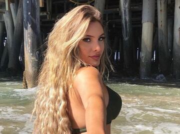 Lele Pons enciende las redes luciendo bikini con estampado de vaca