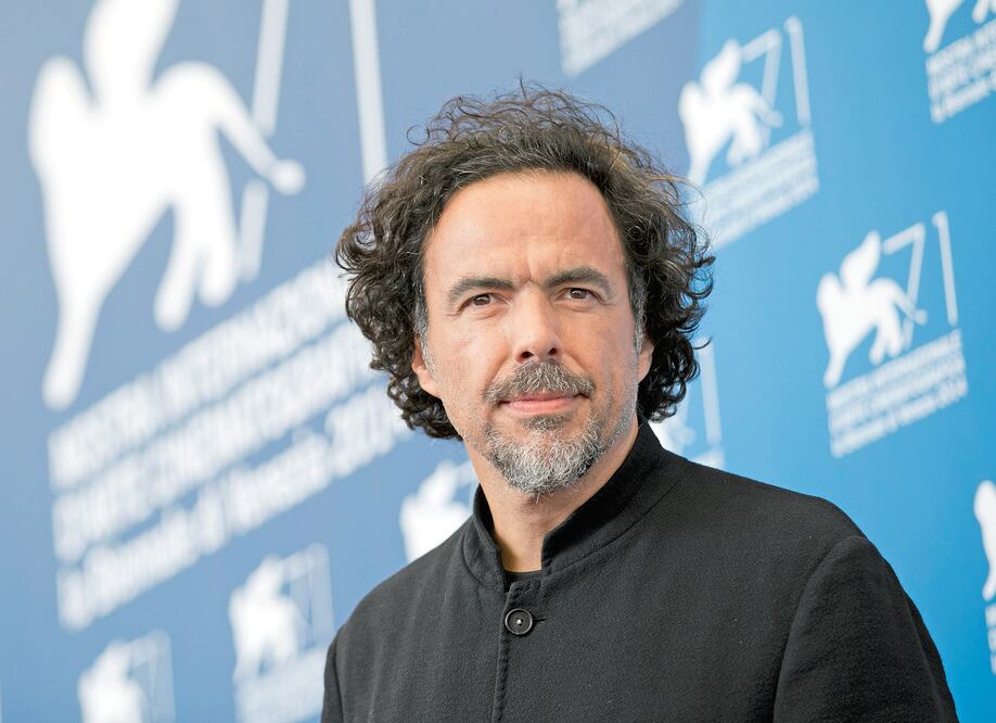 El director mexicano Alejandro González Iñárritu posa durante una sesión de fotos (AP)