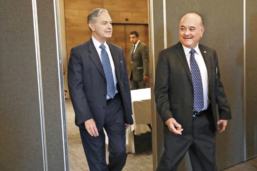 El ex canciller Luis Ernesto Derbez y el senador Ernesto Ruffo dijeron que en el encuentro de aspirantes debe plantearse la unidad del partido. (ALEJANDRA LEYVA. EL UNIVERSAL)