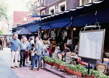 Anfitriones de app tienen vínculos con empresas