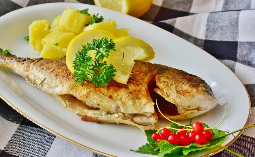 La mojarra es rica en potasio, omega 3, proteínas, magnesio, zinc, fósforo y vitaminas C, D y E. Foto: Pixabay