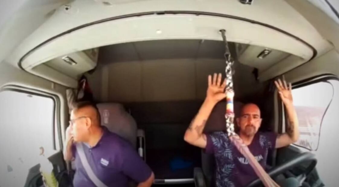 ¡Ya nos torcieron! Hombres armados interceptan tráiler y bajan a conductor en libramiento Querétaro-Chimequillas