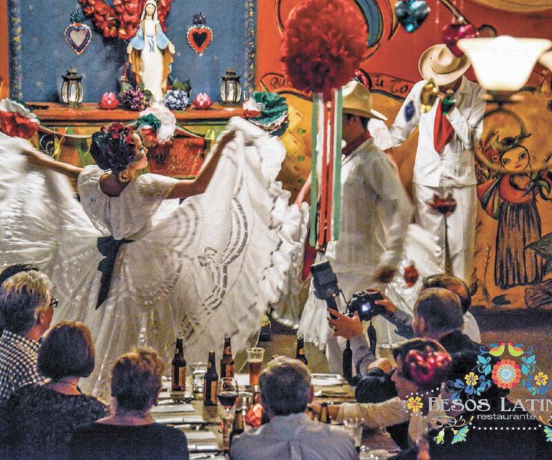 Besos Latinos es un restaurante que ofrece platillos de origen mexicano, explica su fundadora, Ana Cecilia Lara, quien se prepara para continuar con el trabajo una vez que se levanten las restricciones sanitarias en Nueva Zelanda. FOTOS: ESPECIALES